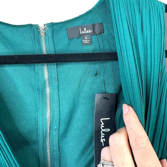 Lulus NWT Vivid Imagination Emerald Green Cutout Plunging Twirl Maxi Dress Large - Picture 9 of 10